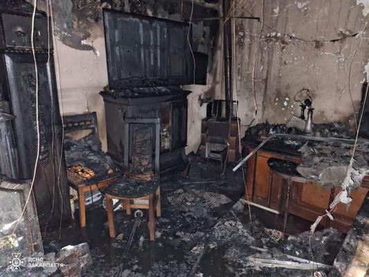 У Мукачеві горів магазин зі старовинними меблями
