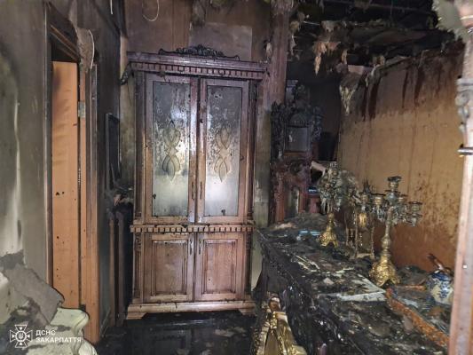 У Мукачеві горів магазин зі старовинними меблями