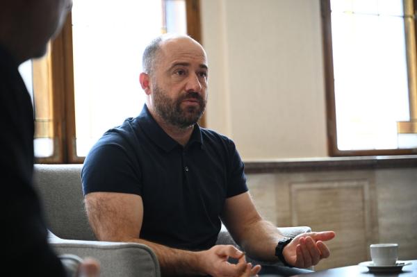 Голова Закарпатської ОВА зустрівся із закарпатськими спортсменами-фристайлістами
