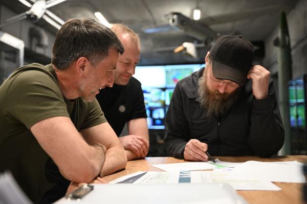 Голова Закарпатської ОВА відвідав на Сході 414 окрему бригаду безпілотних систем