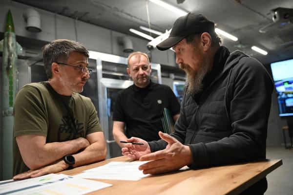 Голова Закарпатської ОВА відвідав на Сході 414 окрему бригаду безпілотних систем