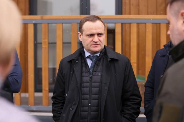 На Закарпатті релоковане підприємство зводить для своїх працівників 13 багатоквартирних будинків