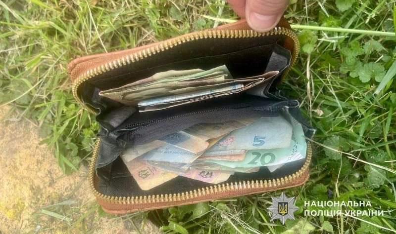 У Тячеві злодійка обікрала дружину військовослужбовця